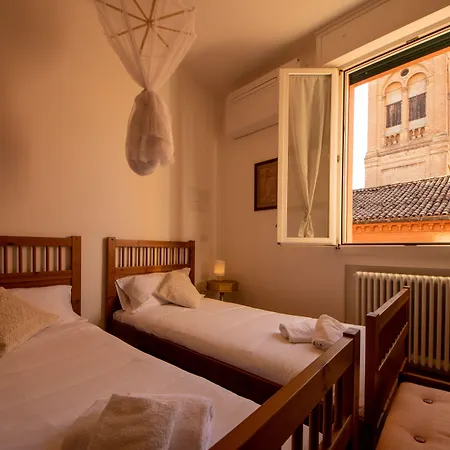Housmart Corte Galluzzi 7/2 Bolonia