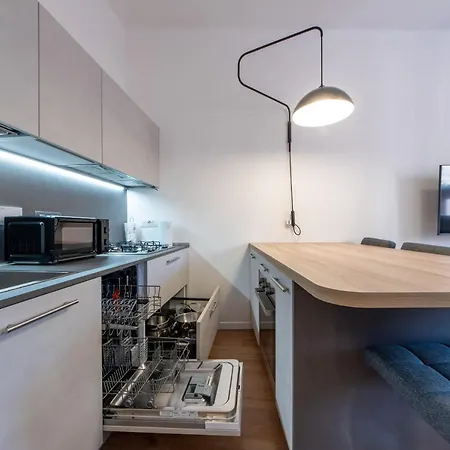 Housmart Corte Galluzzi 7/2 Bologna