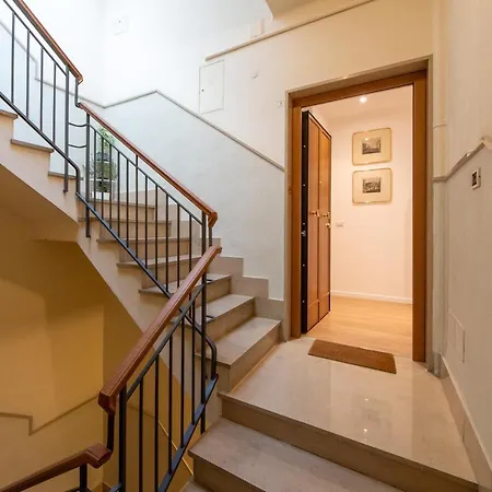 Housmart Corte Galluzzi 7/2 *