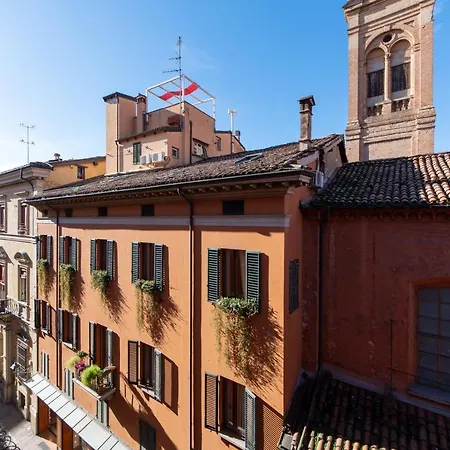 Housmart Corte Galluzzi 7/2 Apartment