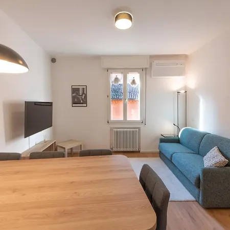 Apartment Housmart Corte Galluzzi 7/2 *