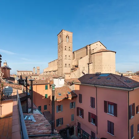 Housmart Corte Galluzzi 7/2 Bologna