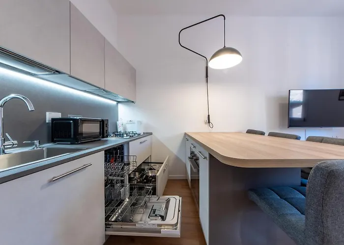 Housmart Corte Galluzzi 7/2 Bologna