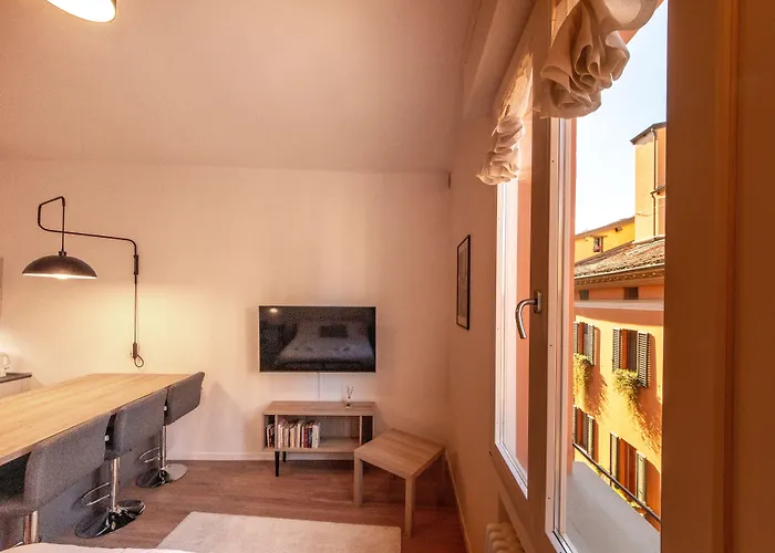 Housmart Corte Galluzzi 7/2 * Bologna