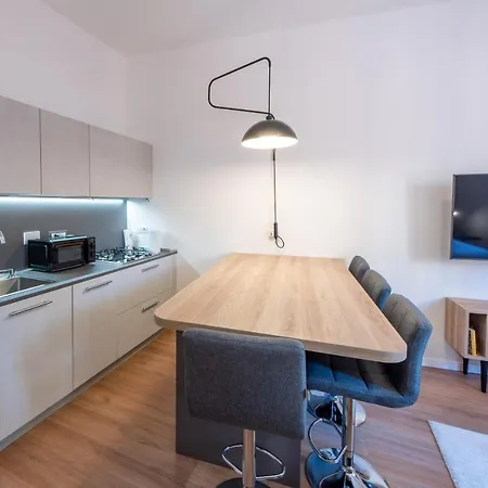 Apartment Housmart Corte Galluzzi 7/2 *