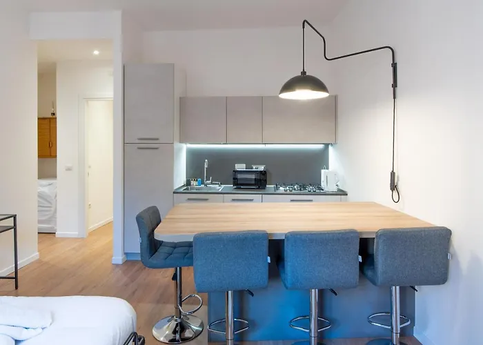 Housmart Corte Galluzzi 7/2 Apartament