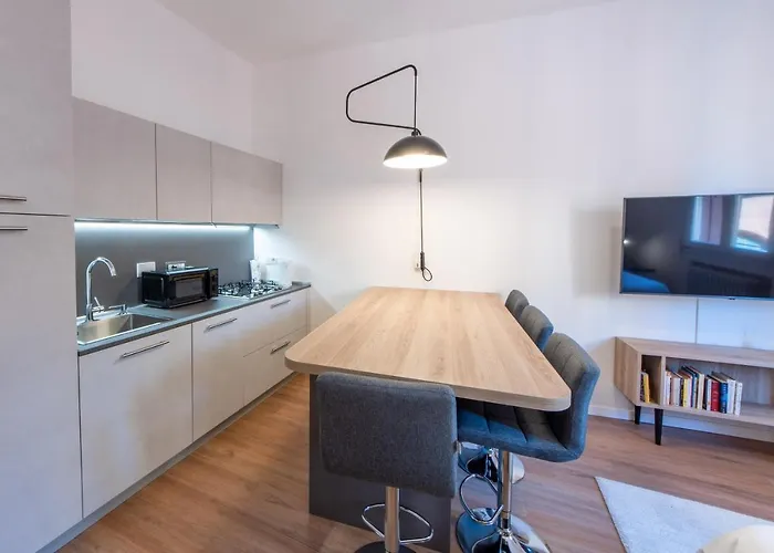 Apartamento Housmart Corte Galluzzi 7/2 *